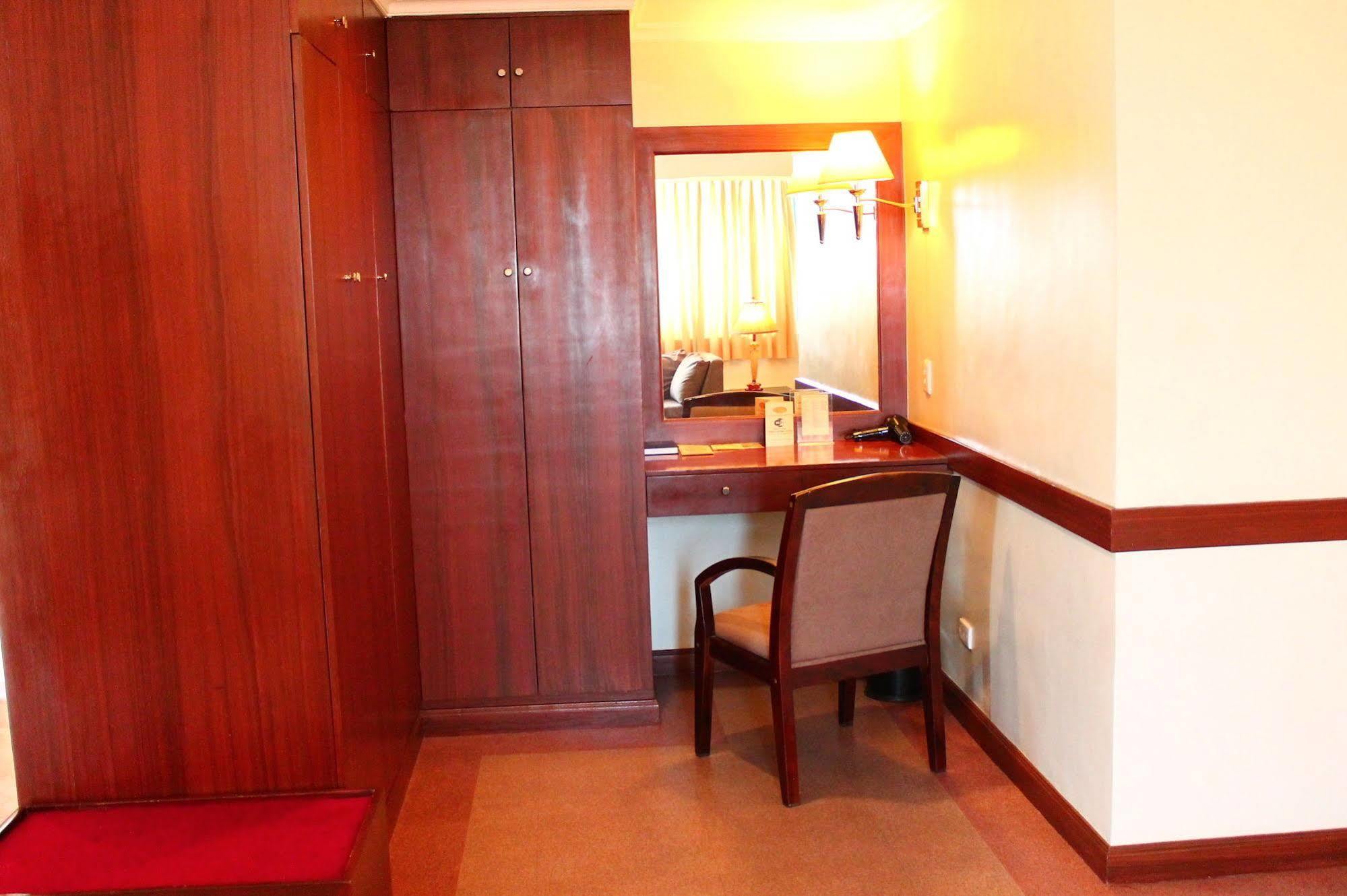 Iloilo Business Hotel Exteriér fotografie